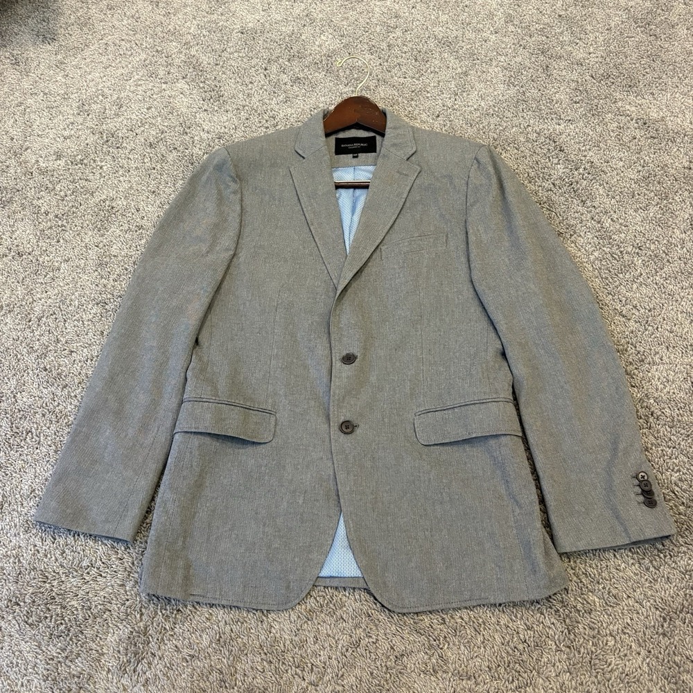 Banana Republic Tailored Fit Blazer 38R Gray Herringbone Emmetex Sport Coat